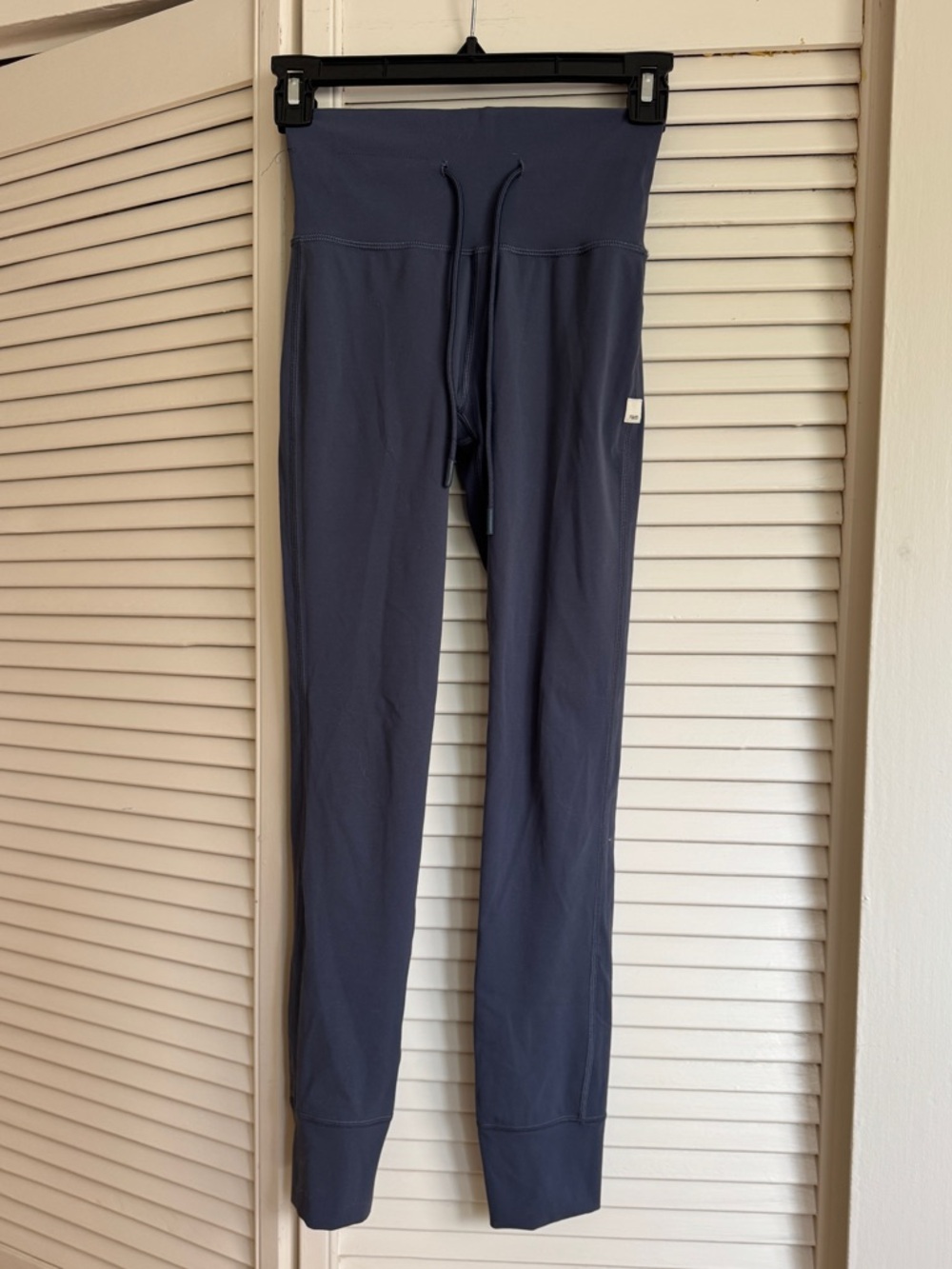 *stitching damage* Vuori Women's High-Waist Drawstring Leggings - Slate Blue